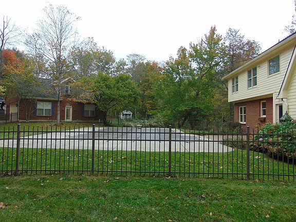 4th image of 1484 Greystone Ln