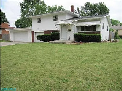 1966 Wilson Ave photo 1