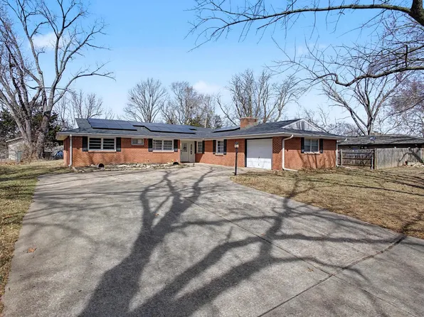 1761 Cassell Rd, Manhattan, KS 66502