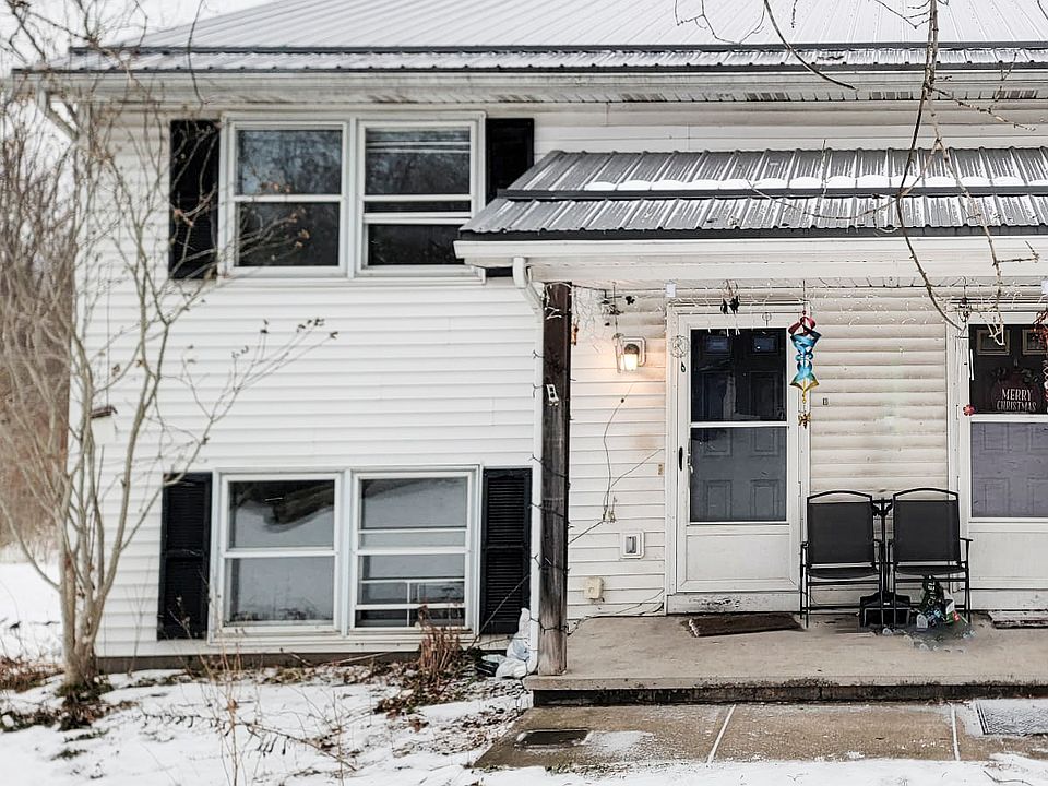 The unit available is the one on the left side. This is a true townhouse style duplex