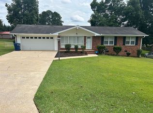 616 Inglewood Dr, Anniston, AL 36206