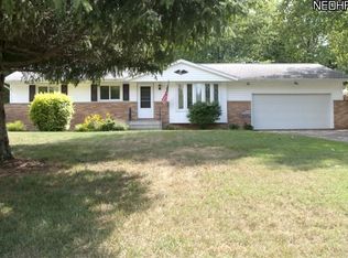 18111 Bonnie Ln, Strongsville, OH