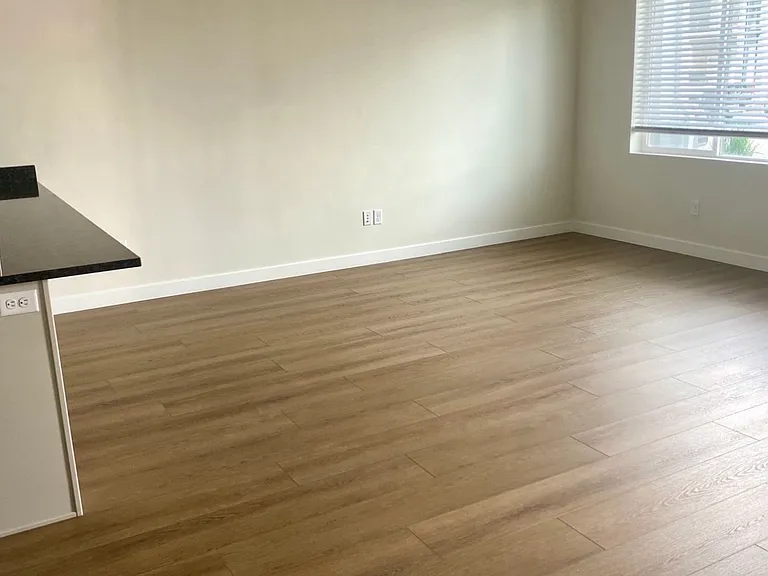 522 S 800 W — Photo 12