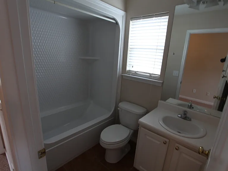 348 Jack Hampton Dr — Photo 4