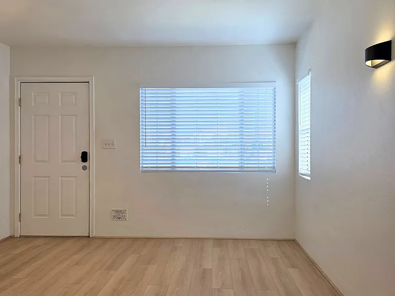 2415 Arizona Ave — Photo 4