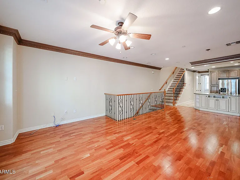 2434 E Roma Ave — Photo 12