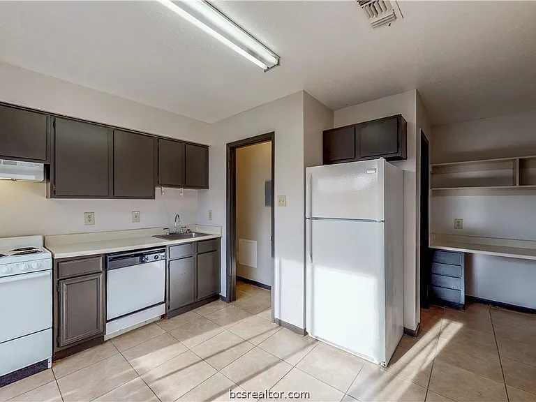 725 Peppertree Dr #22 — Photo 24