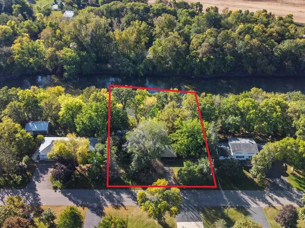 11659 Riverview Rd NE, Hanover, MN 55341