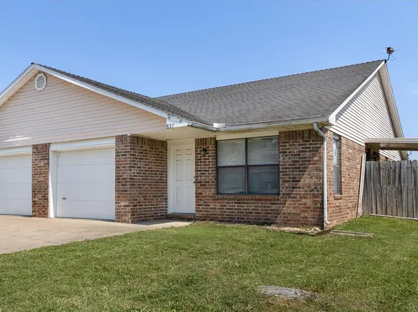 825 E Kara Ln #827-E, Rogers, AR 72758