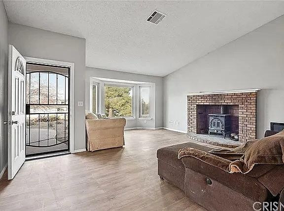 13510 E Avenue W11 — Photo 3