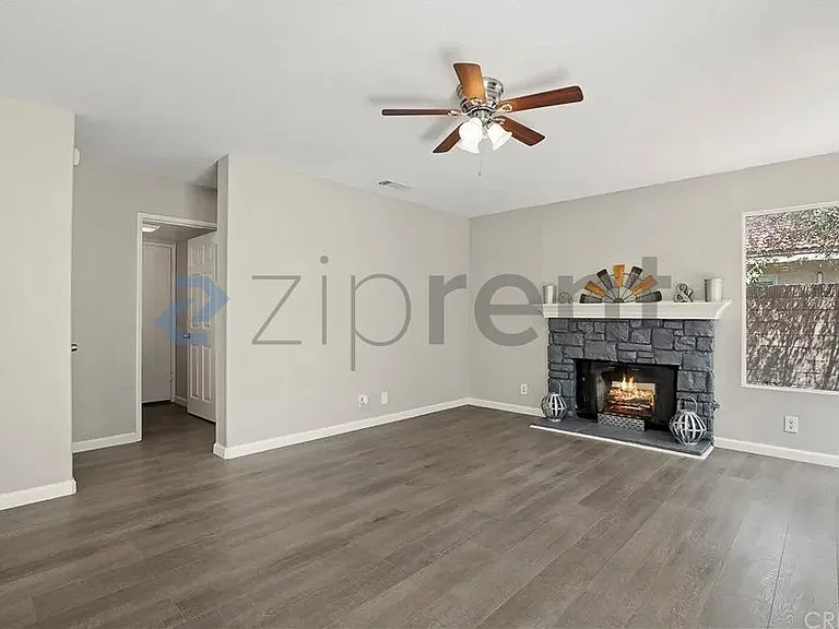 1802 Bradcliff Way — Photo 28