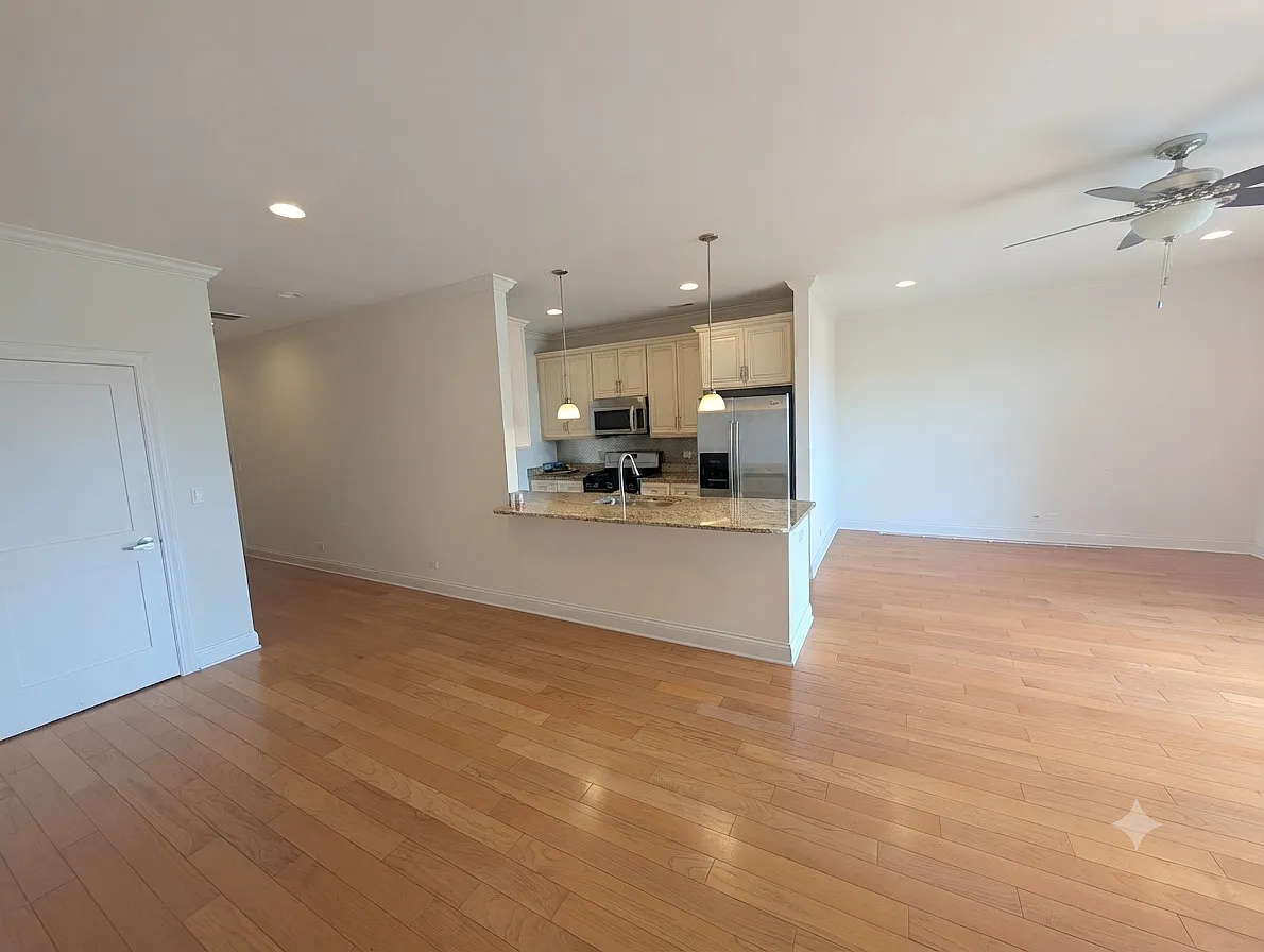 2 bed, 1300 sqft, $3,000 — Photo 2
