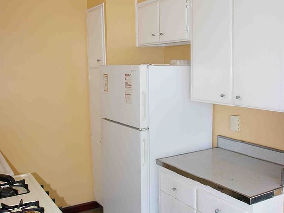 4th image of 80 La Salle St APT 14E