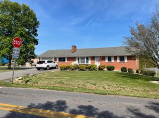 4 Oakdale Cir, Lynchburg, VA 24502