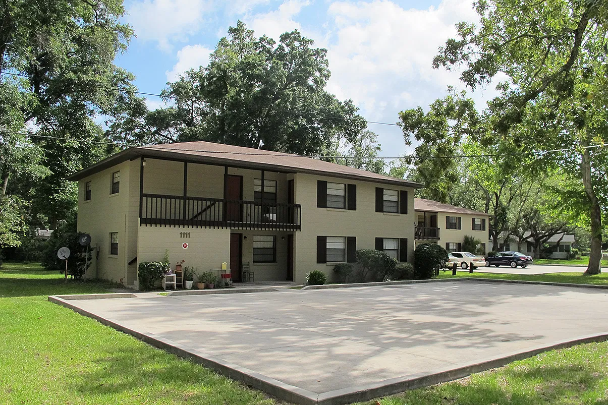 2 bed, 800 sqft, $1,000 — Photo 1