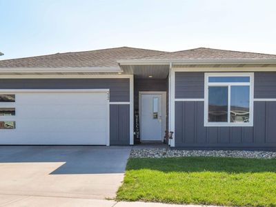 212 Lydia Ct, Harrisburg, SD, 57032