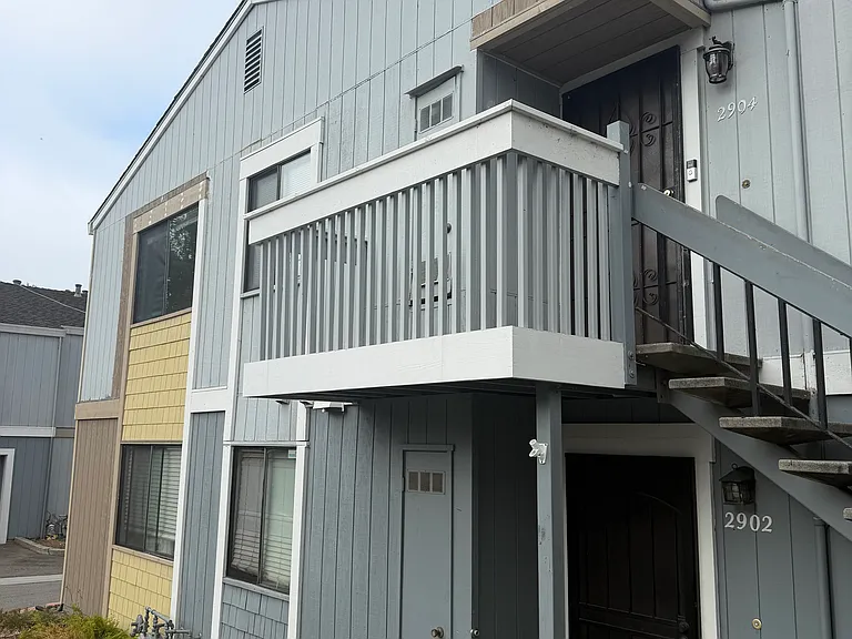 2904 Leotar Cir #37 — Photo 1