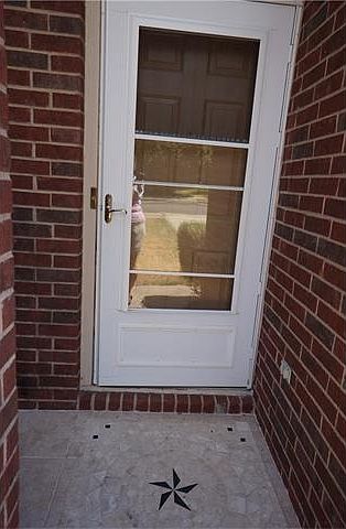 1st image of 1800 Woodland Dr
