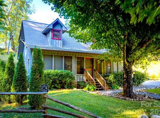 28 Froggy Bottom Trl, Canton, NC 28716