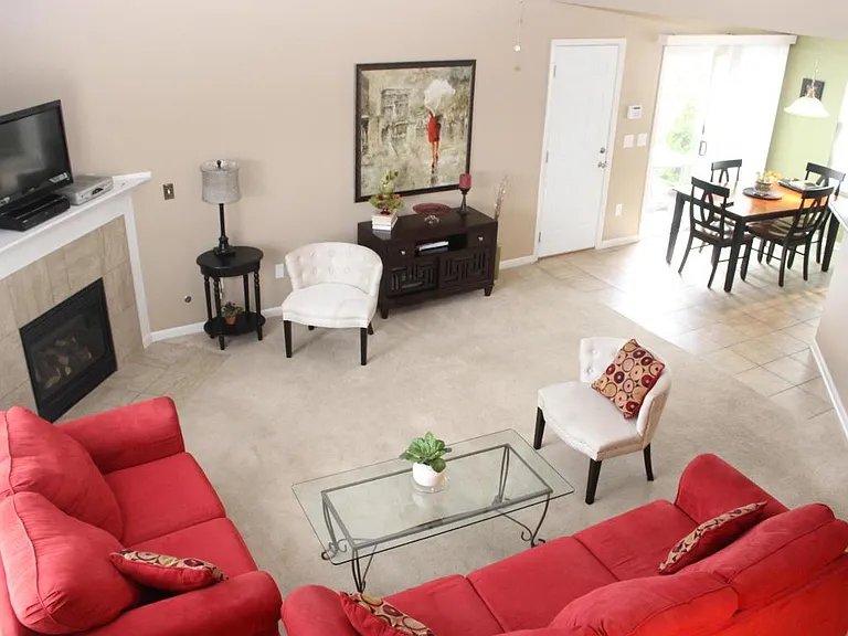 96 Arrowfeather Ln — Photo 2