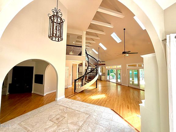 4th image of 2905 Hunters Bluff Dr