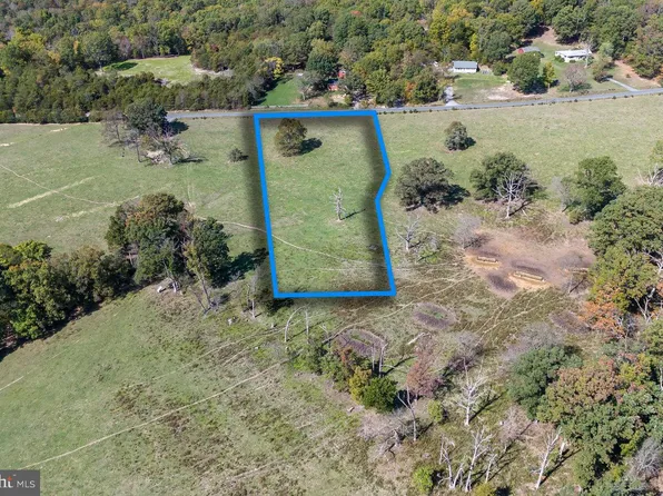 6 Egypt Bend Rd, Luray, VA 22835