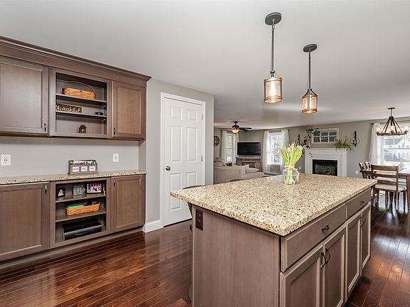 3rd image of 65 Deerfield Road