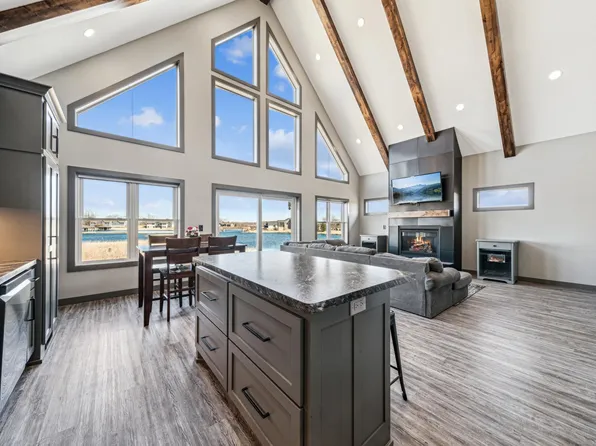 35647 Oxford Ave, Center City, MN 55012