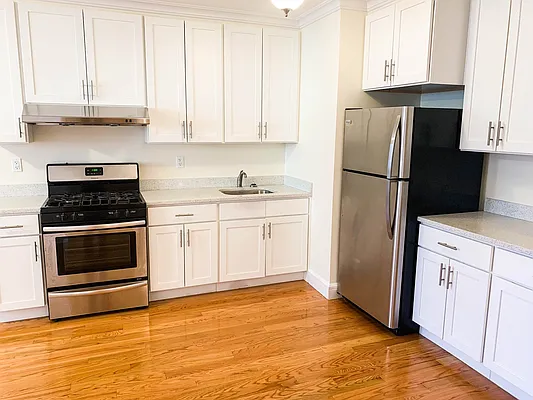 Rented by Showcase Realty | media 10