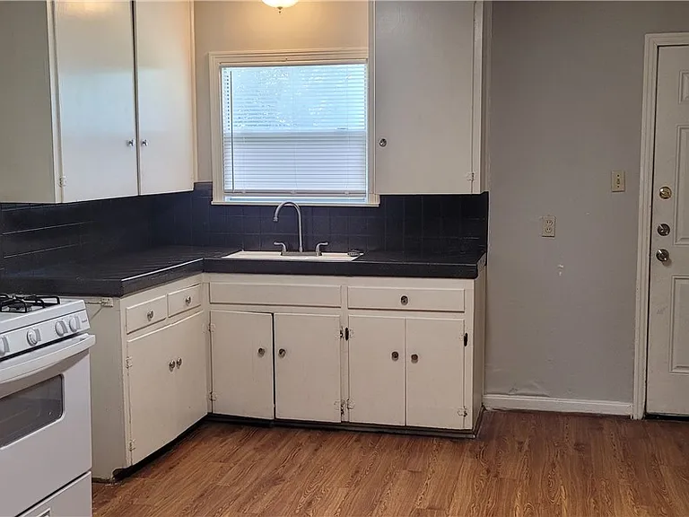415 Sulphur Springs Rd — Photo 4