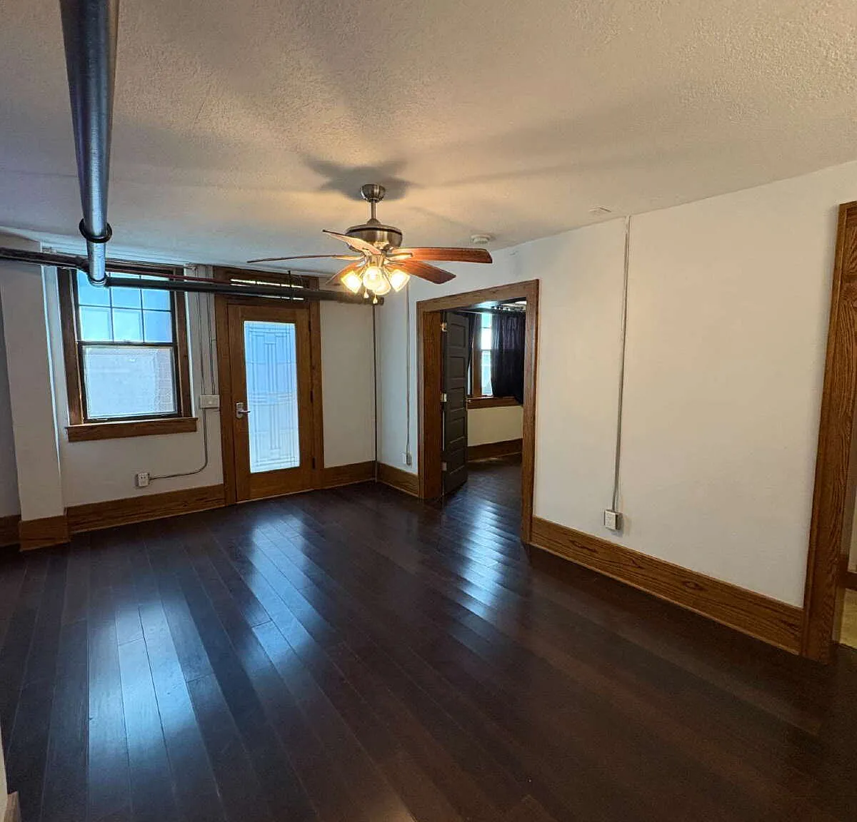 1 bed, 1.0 bath, 800 sqft, $1,125 — Photo 2