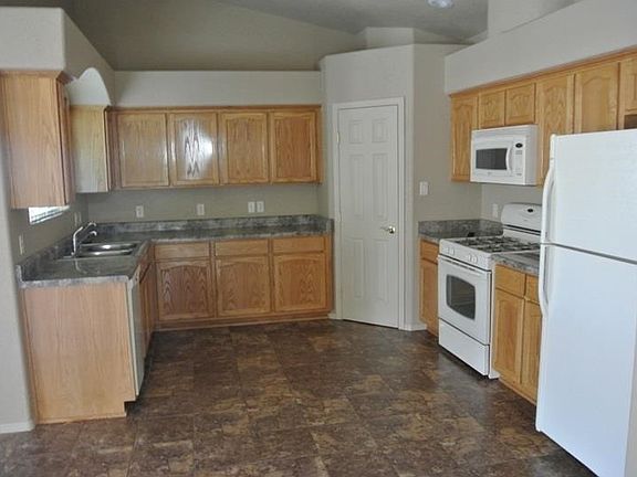 4th image of 10132 E 36th St
