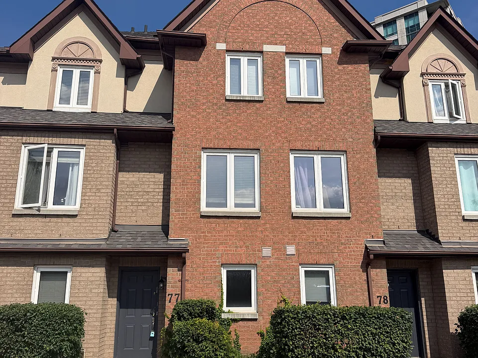 735 New Westminster Dr #77