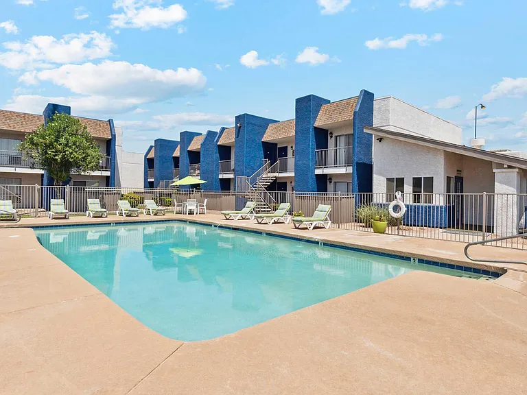 Sorrento Apartments — Photo 5