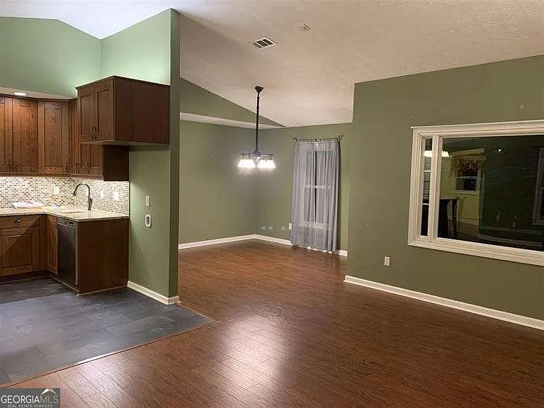 4 bed, 2.0 bath, 1506 sqft, $2,550 — Photo 4
