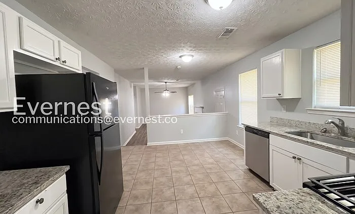 2410 Lafortune Dr — Photo 6