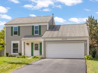 2235 Highfield Ct, Aurora, IL 60504
