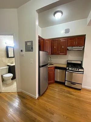 Rented by Peter R. Hungerford, LREB | media 15