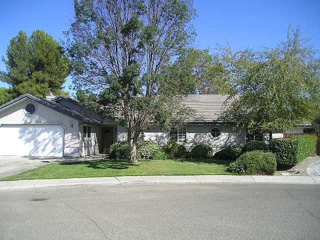 Front view of home