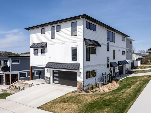 49 Howard Ave #1, Grand Haven, MI 49417