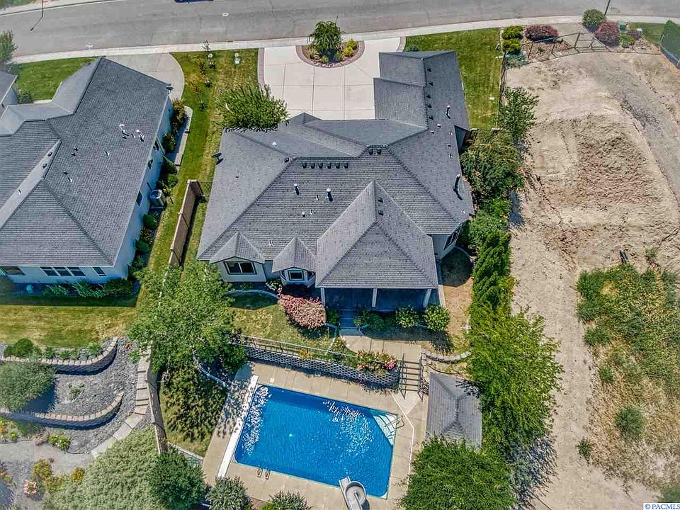 1st image of 1774 Meadow Hills Dr