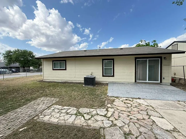 5542 Snow Fox St — Photo 16