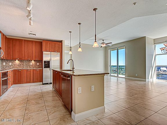 3rd image of 1431 Riverplace Blvd APT 2807