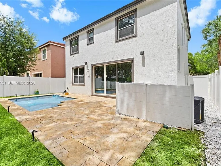 5014 SW 155th Ter #5014 — Photo 9