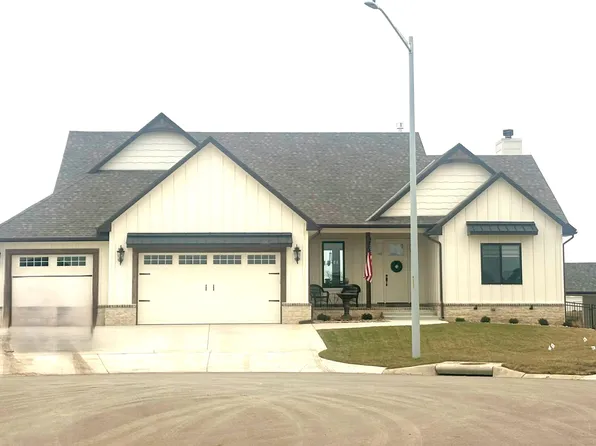 3638 N Bristol Ct, Wichita, KS 67226