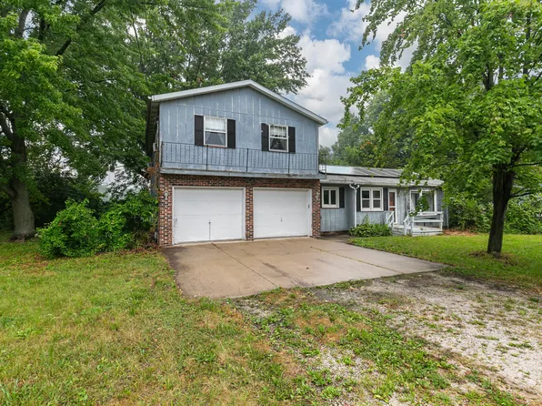 452 Docia St, Hillsdale, IL 61257