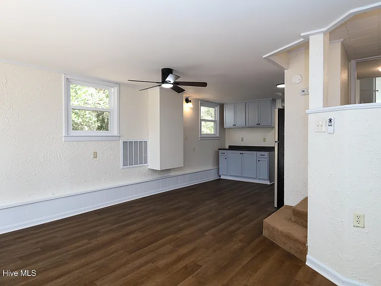 1190 Blue Creek Rd #B — Photo 7