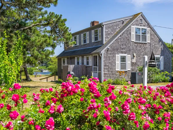 14 Trinity Cove Road, West Harwich, MA 02671