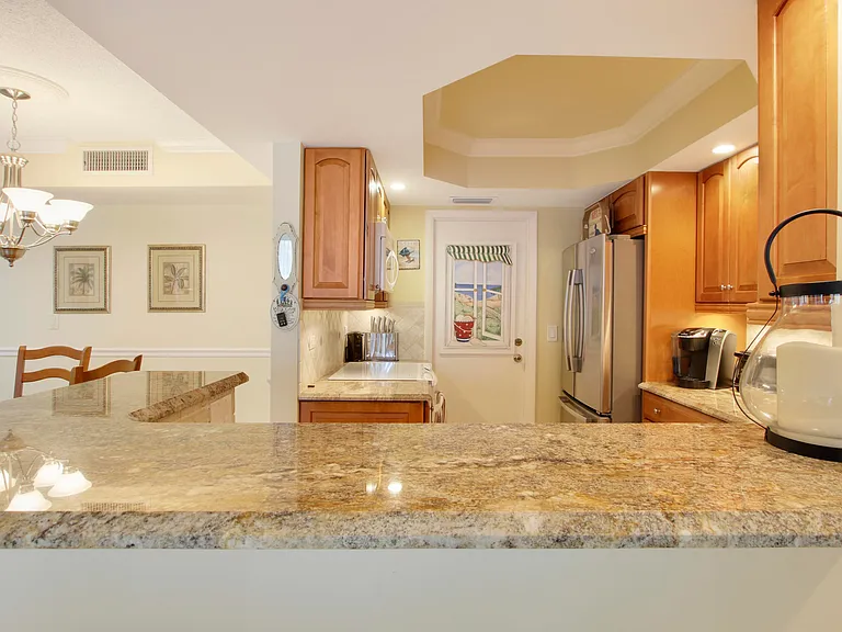 630 Ocean Dr #102 — Photo 11