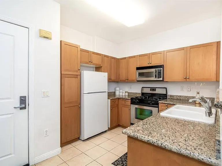 100 S Alameda St #120 — Photo 7